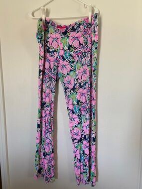 Lilly Pulitzer Pink, Navy & Green Floral Leggings